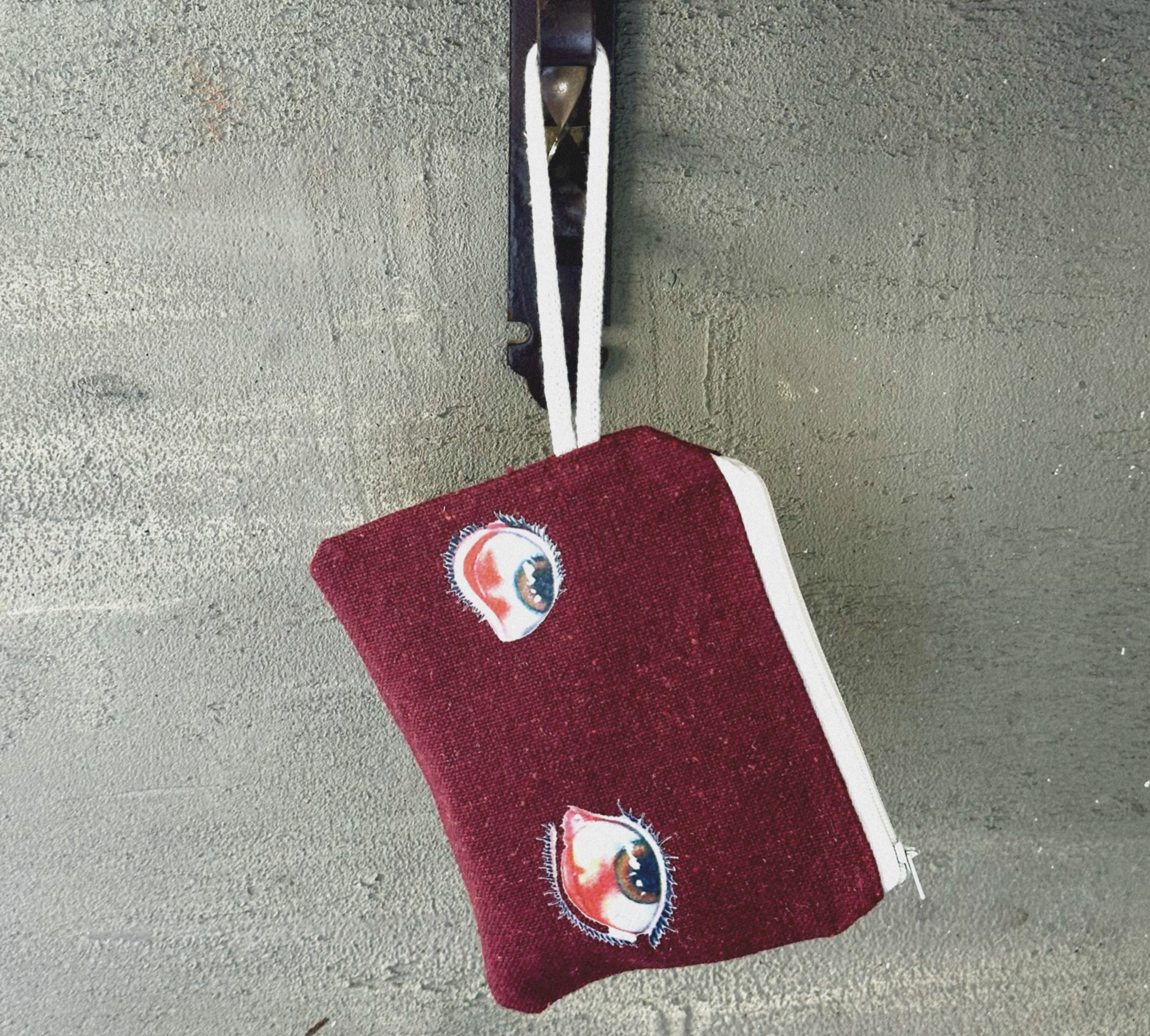 tired eyes - coin pouch