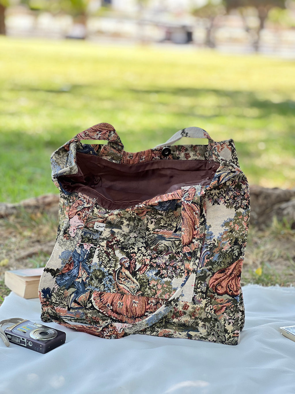 Romeo & juliet large tote bag