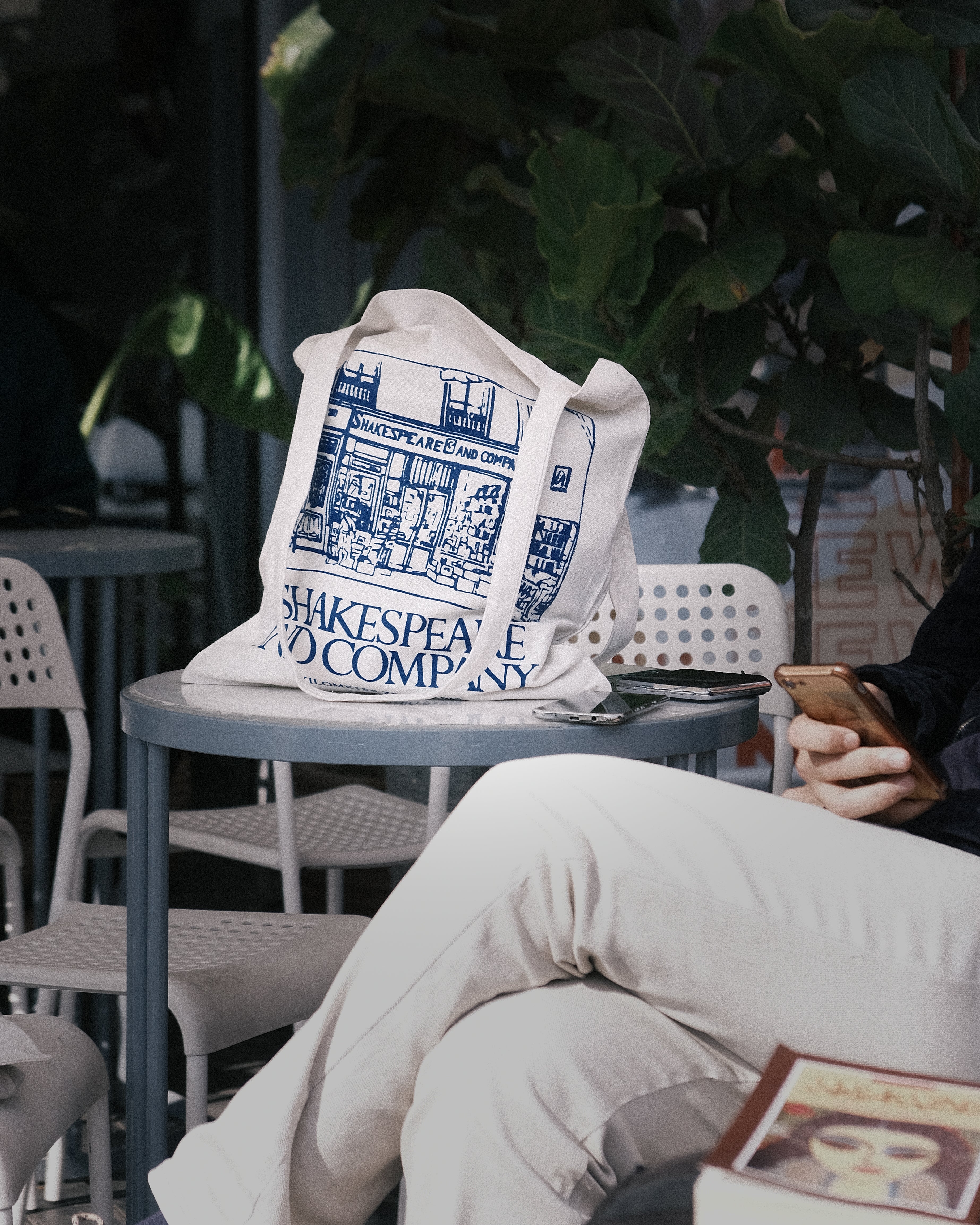 Shakespeare and company - medium tote bag