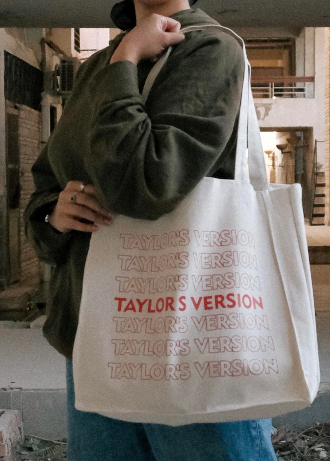 taylor’s version - large tote bag
