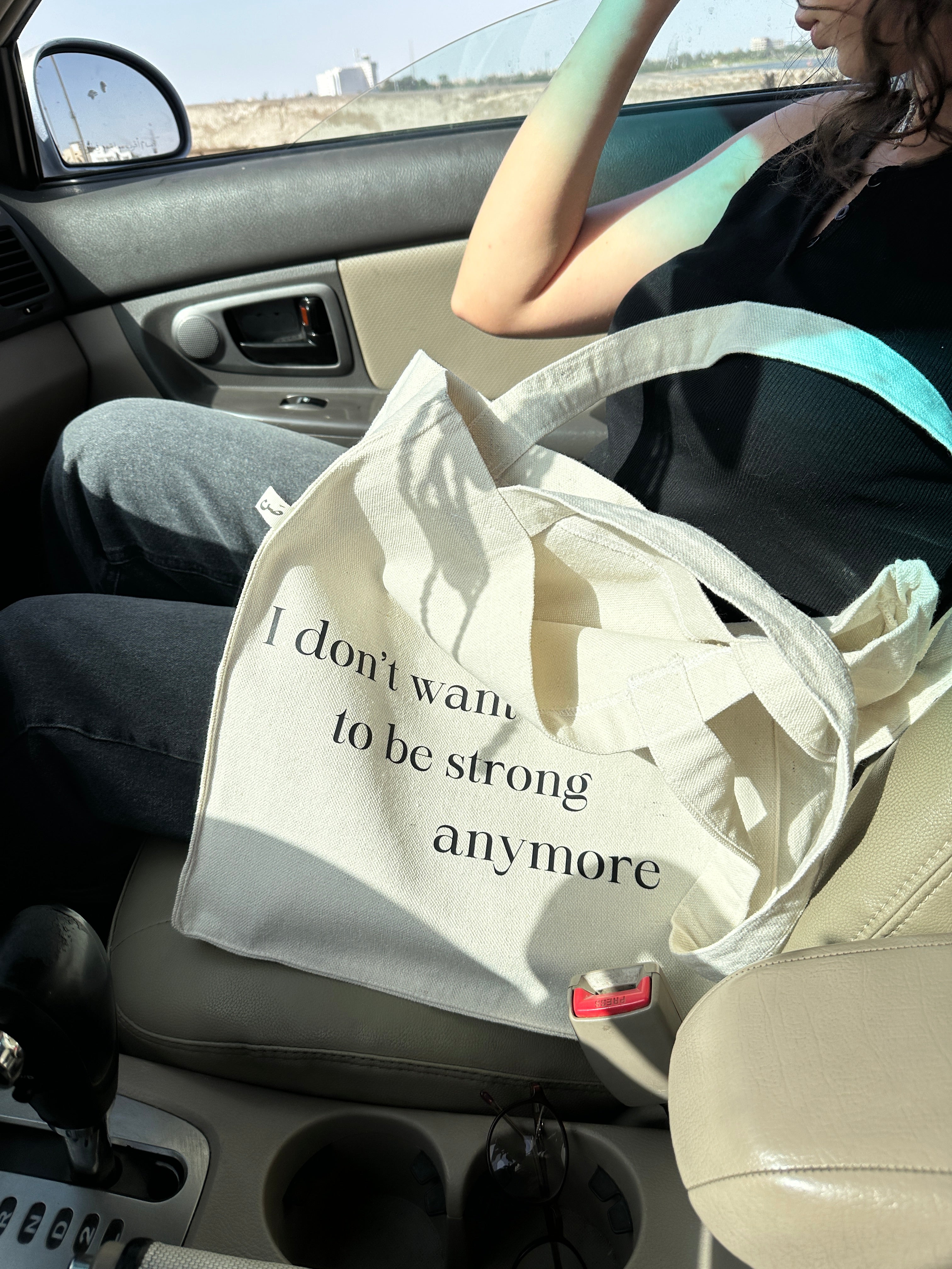 no strong women anymore - large tote bag