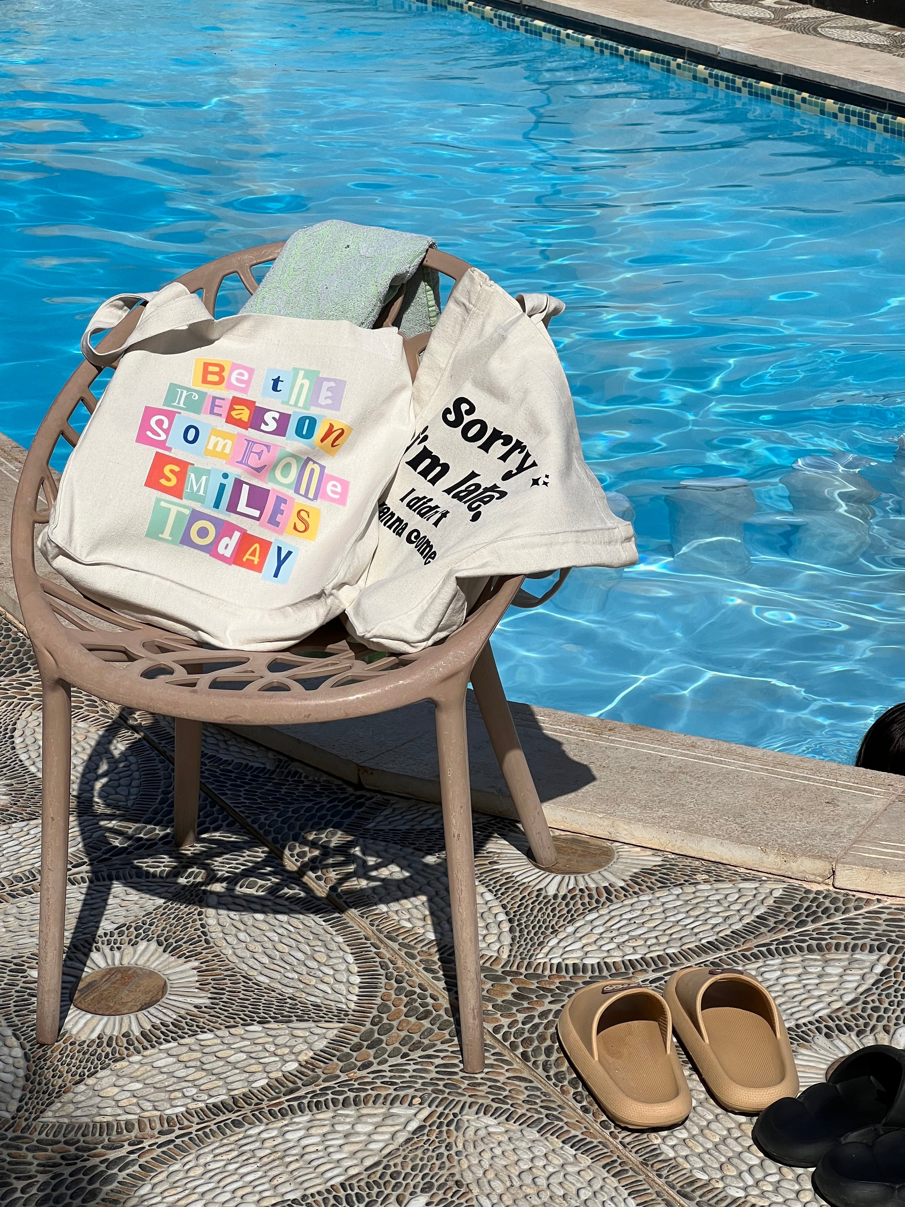 smile- large tote bag