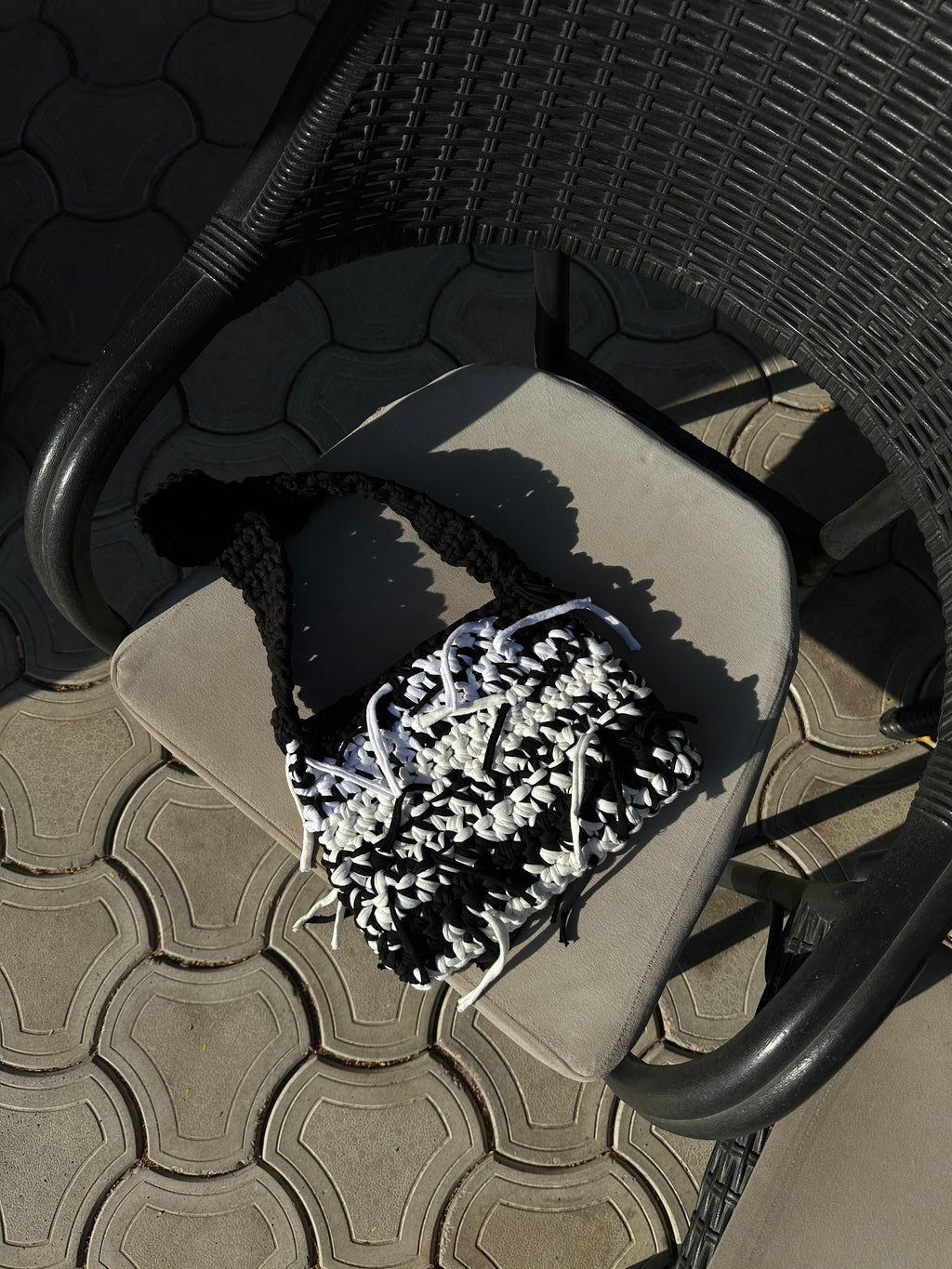 Camera - crochet cross bag