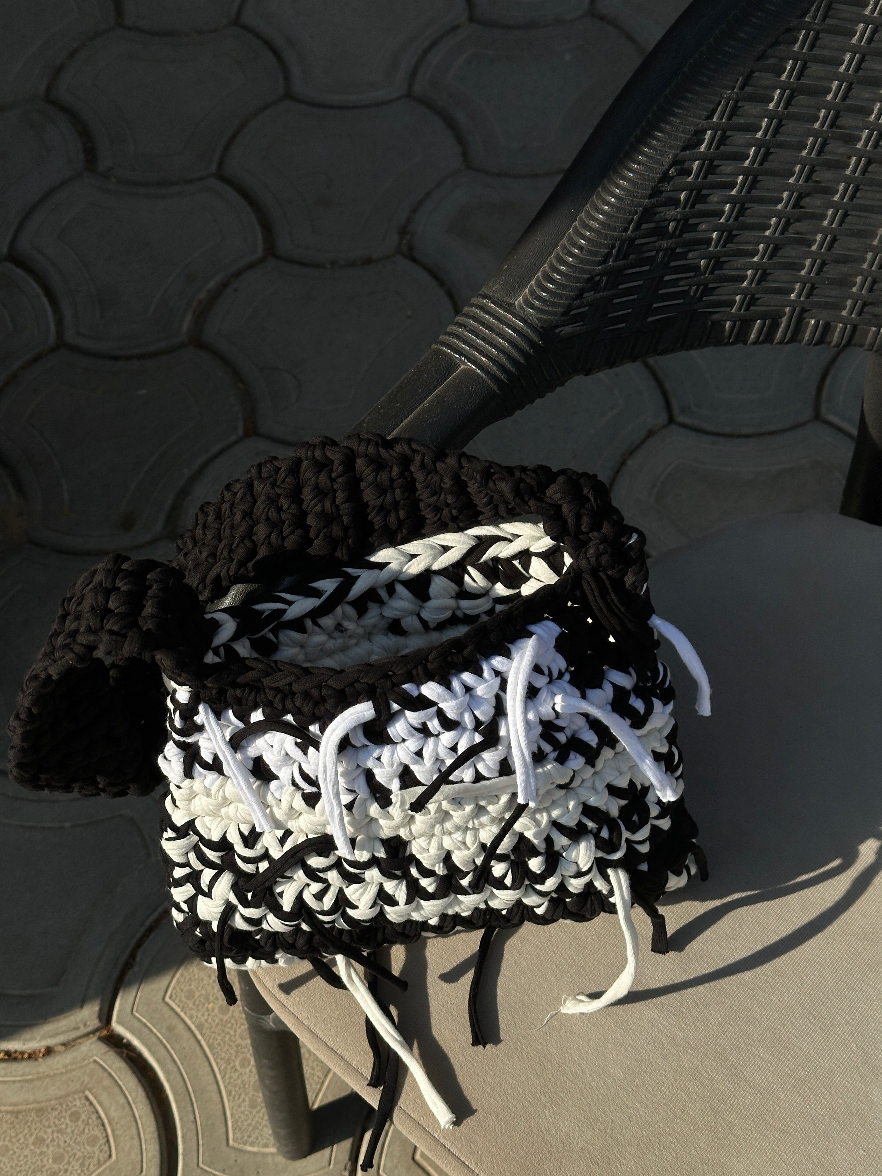Camera - crochet cross bag