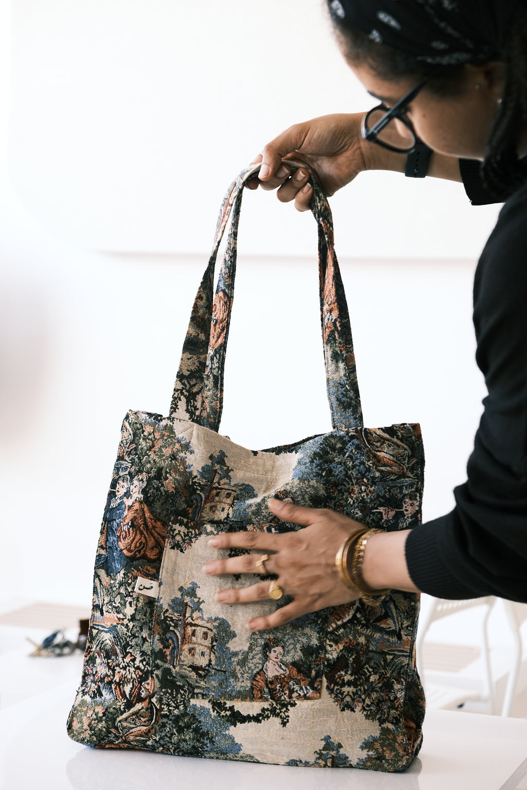 Romeo & juliet large tote bag