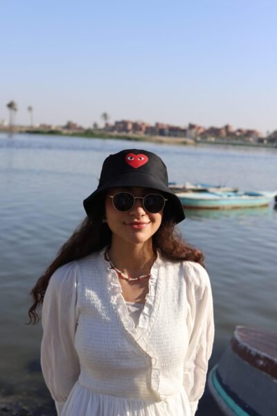 1CCCF5E5-C128-45B4-8114-8A9D976E1E0A heart - black bucket hat