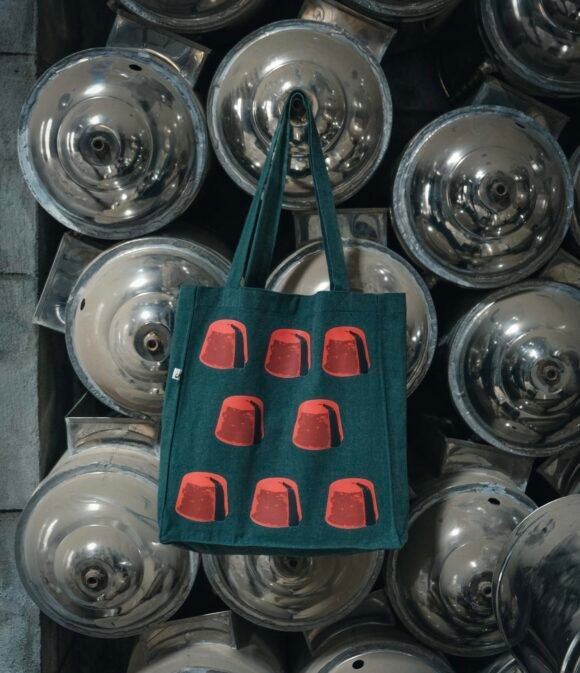 vermilion fez - large oil green tote bag - Image 2