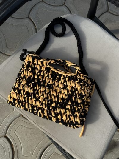 bee - crochet bag