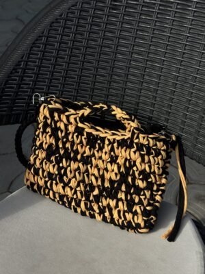 IMG_9249 bee - crochet bag