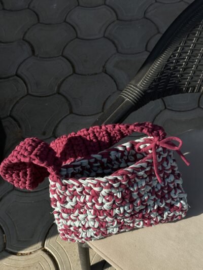 lady- crochet bag