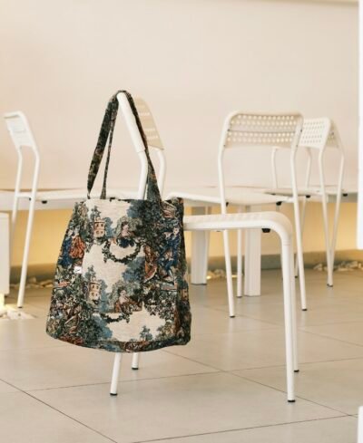 Romeo & juliet large tote bag