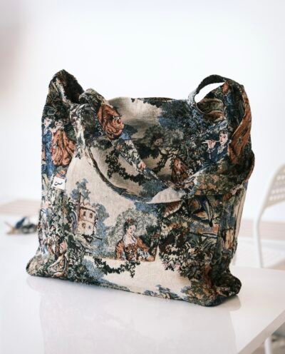Romeo & juliet large tote bag