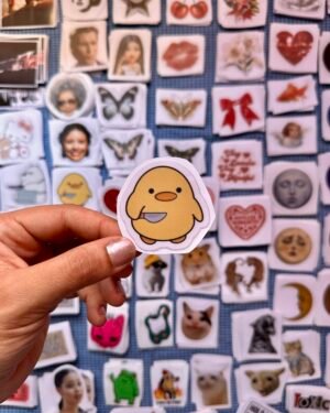 Chicken with a kn|fe