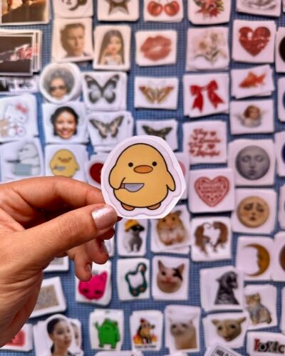 Chicken with a kn|fe